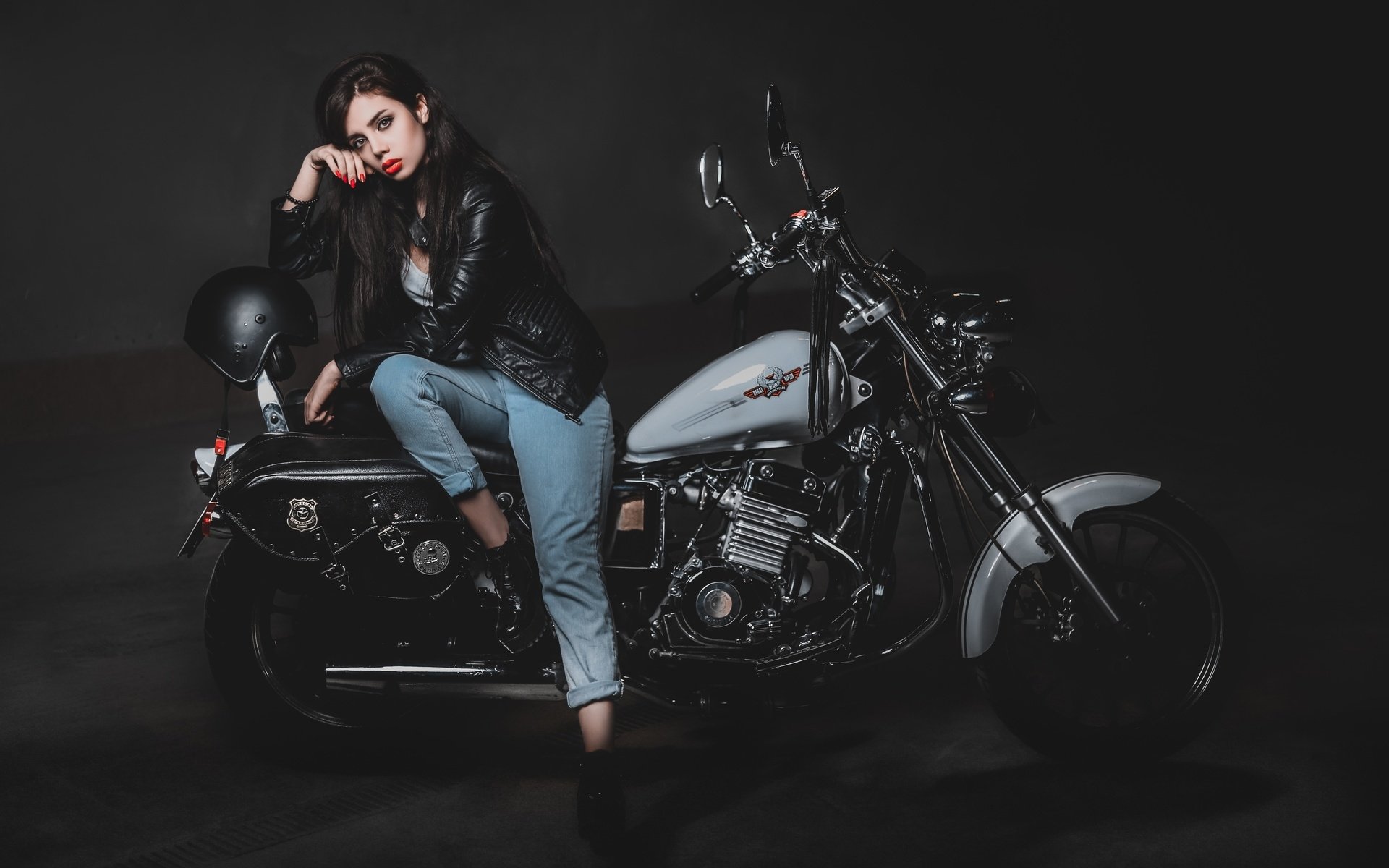 Biker girls: style and drive in Balikpapan
