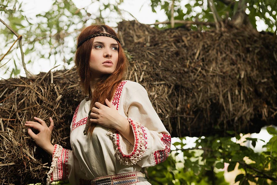 Women in Slavic costumes in Balikpapan