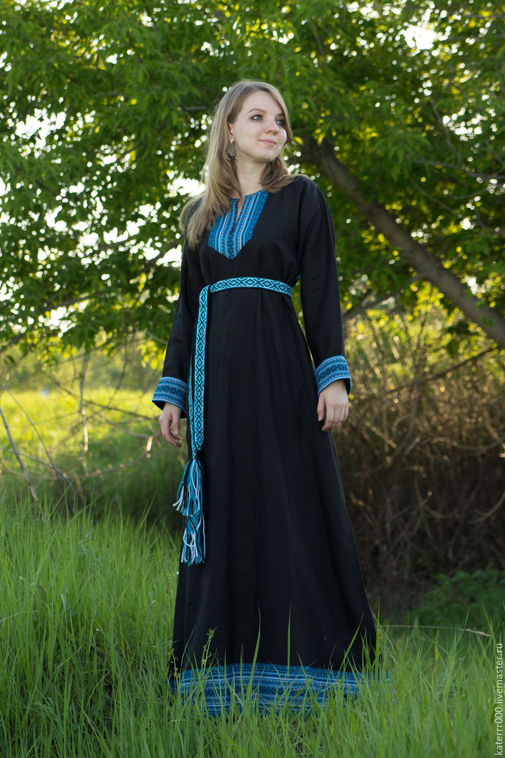 Women in Slavic costumes in Balikpapan