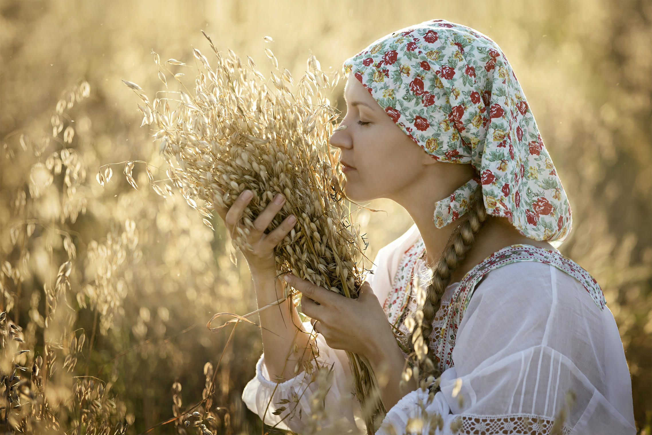 Photo Women in Slavic costumes in Balikpapan
