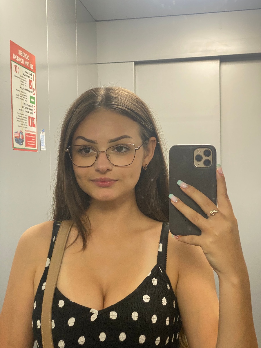 Sexy model Stacy in Balikpapan